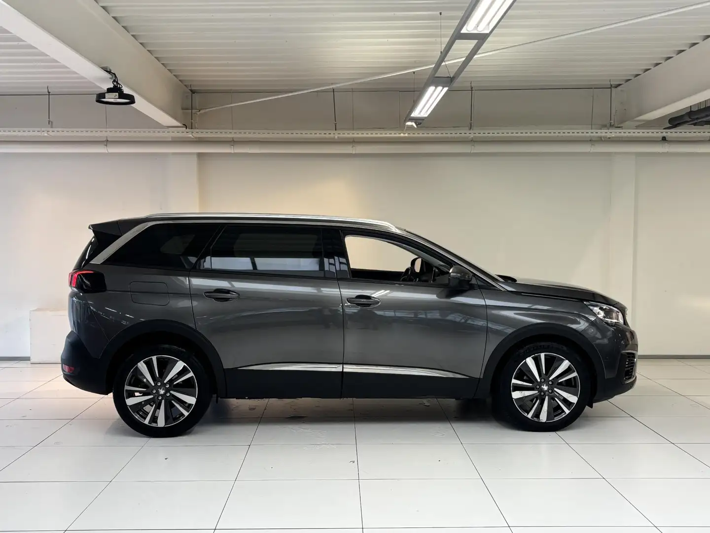 Peugeot 5008 1.2 PureTech Allure Automaat | Navigatie | Achteru Gris - 2