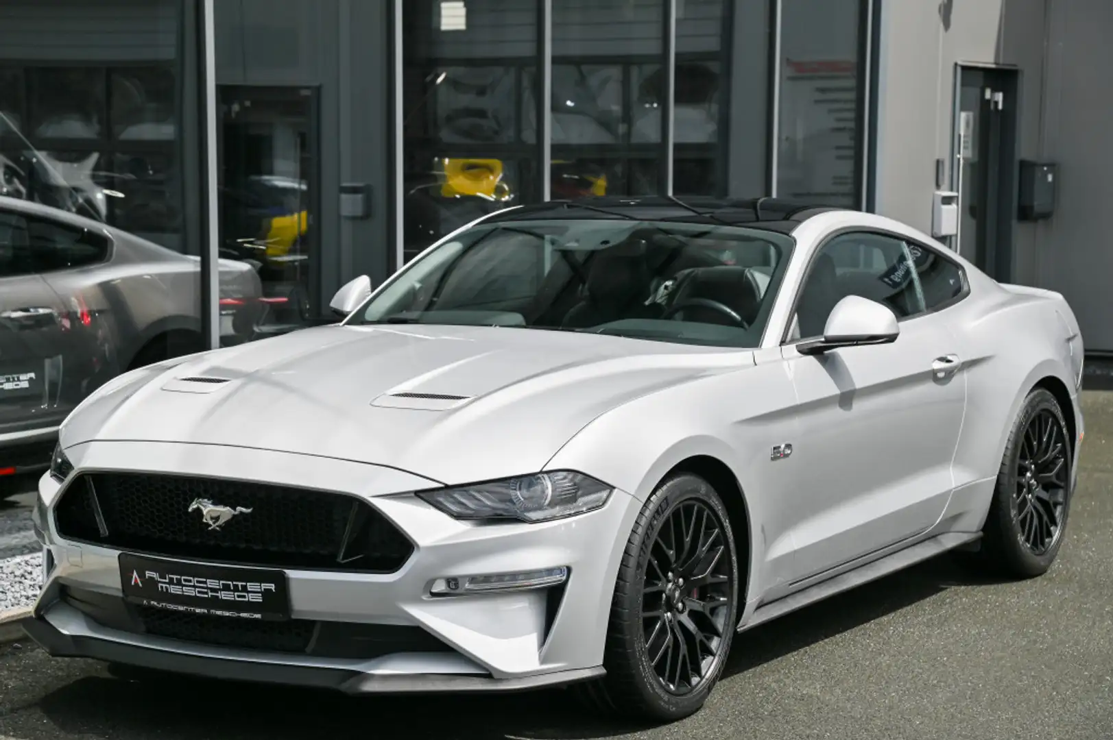 Ford Mustang 5.0 Ti-VCT V8 GT Aut. *Carbon-Styling* Silber - 2