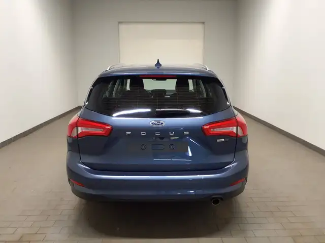 Ford Focus view 5
