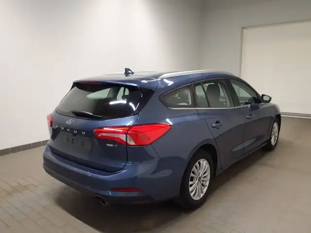 Ford Focus view 4