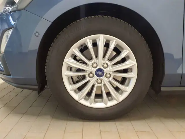 Ford Focus view 15
