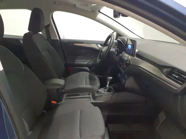 Ford Focus view 9