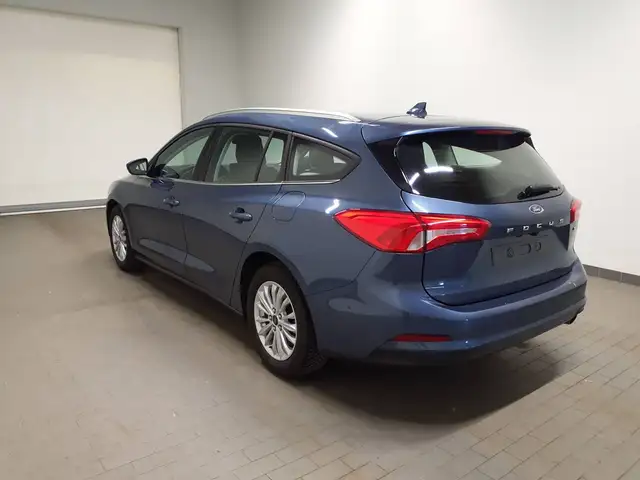 Ford Focus view 6