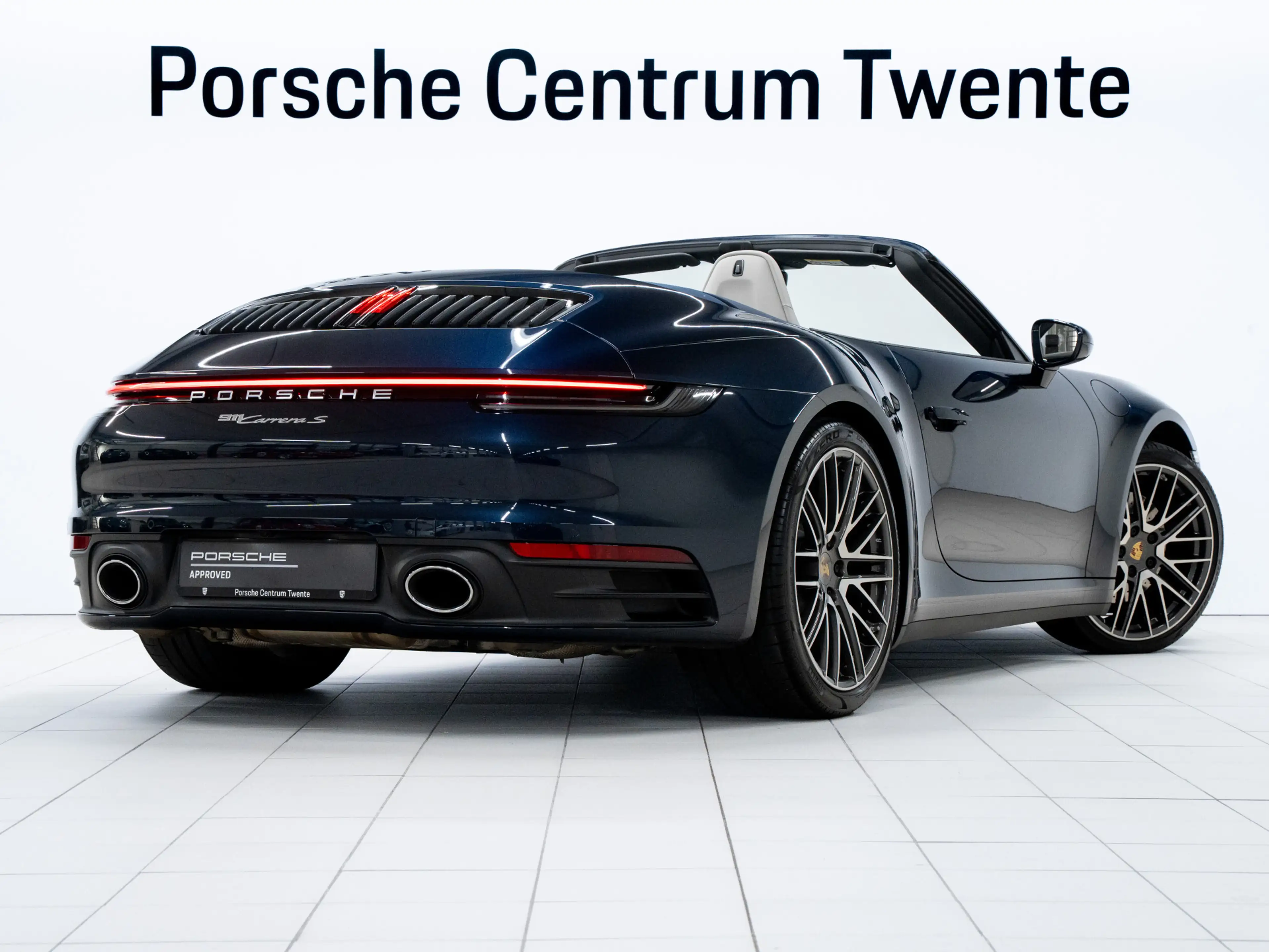 Porsche 992 Carrera S Cabriolet — photo 3