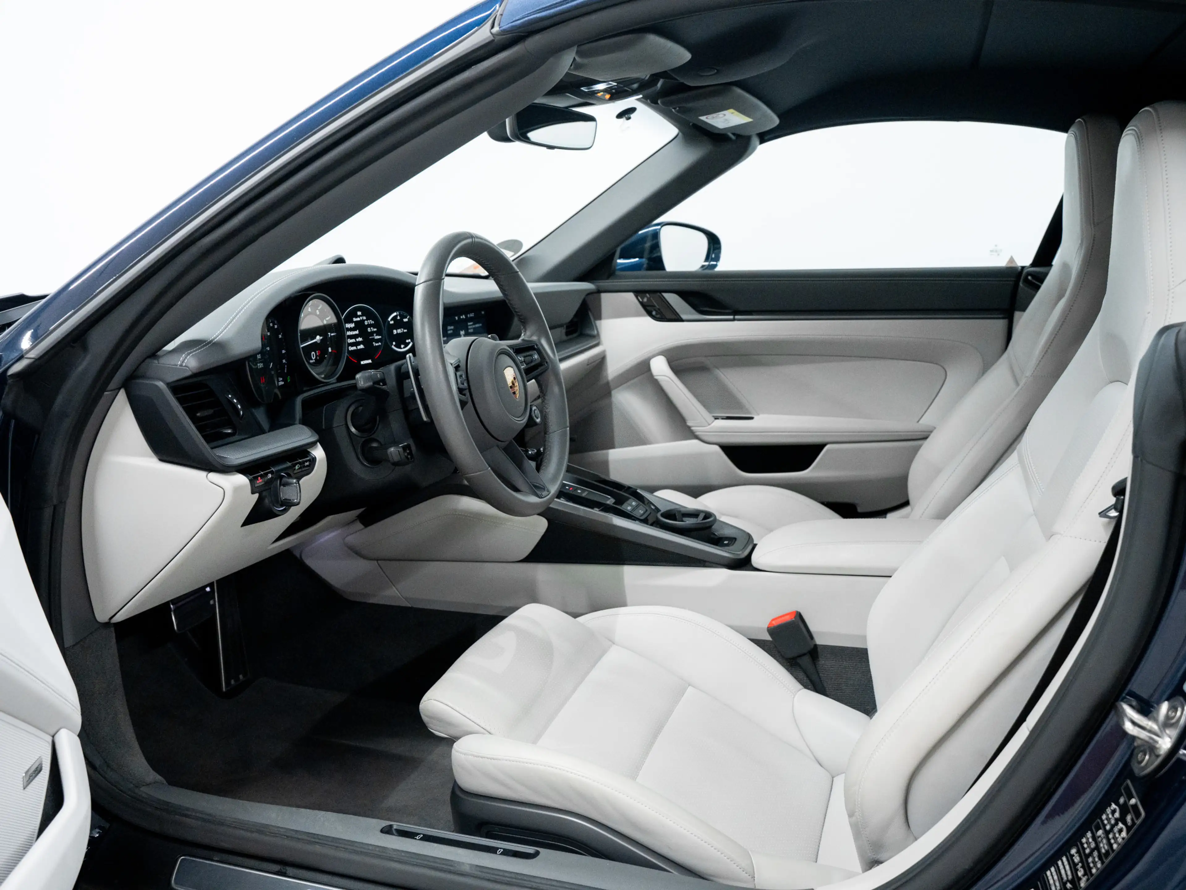 Porsche 992 Carrera S Cabriolet — photo 8