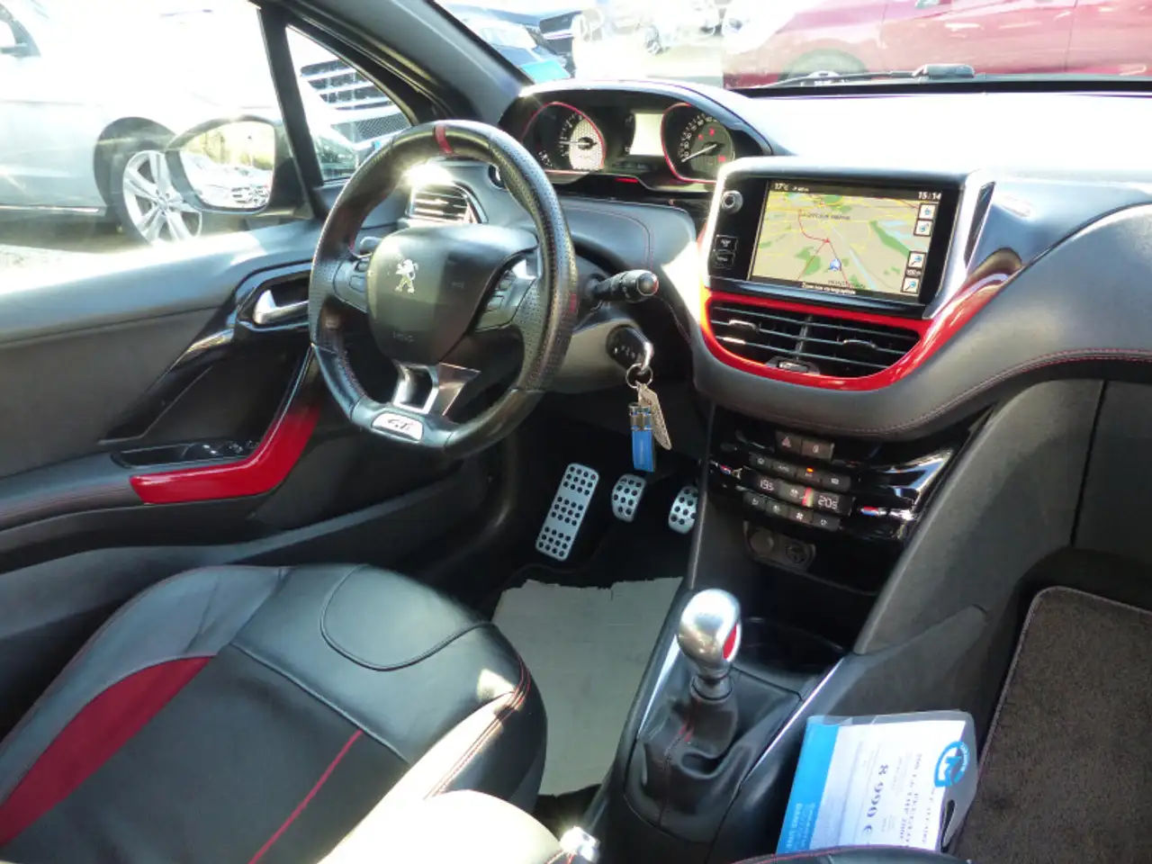 Peugeot 208 208 — photo 13