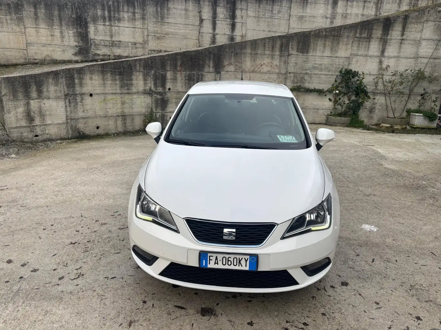SEAT Ibiza 5p 1.4 tdi cr Connect 75cv Bianco - 1