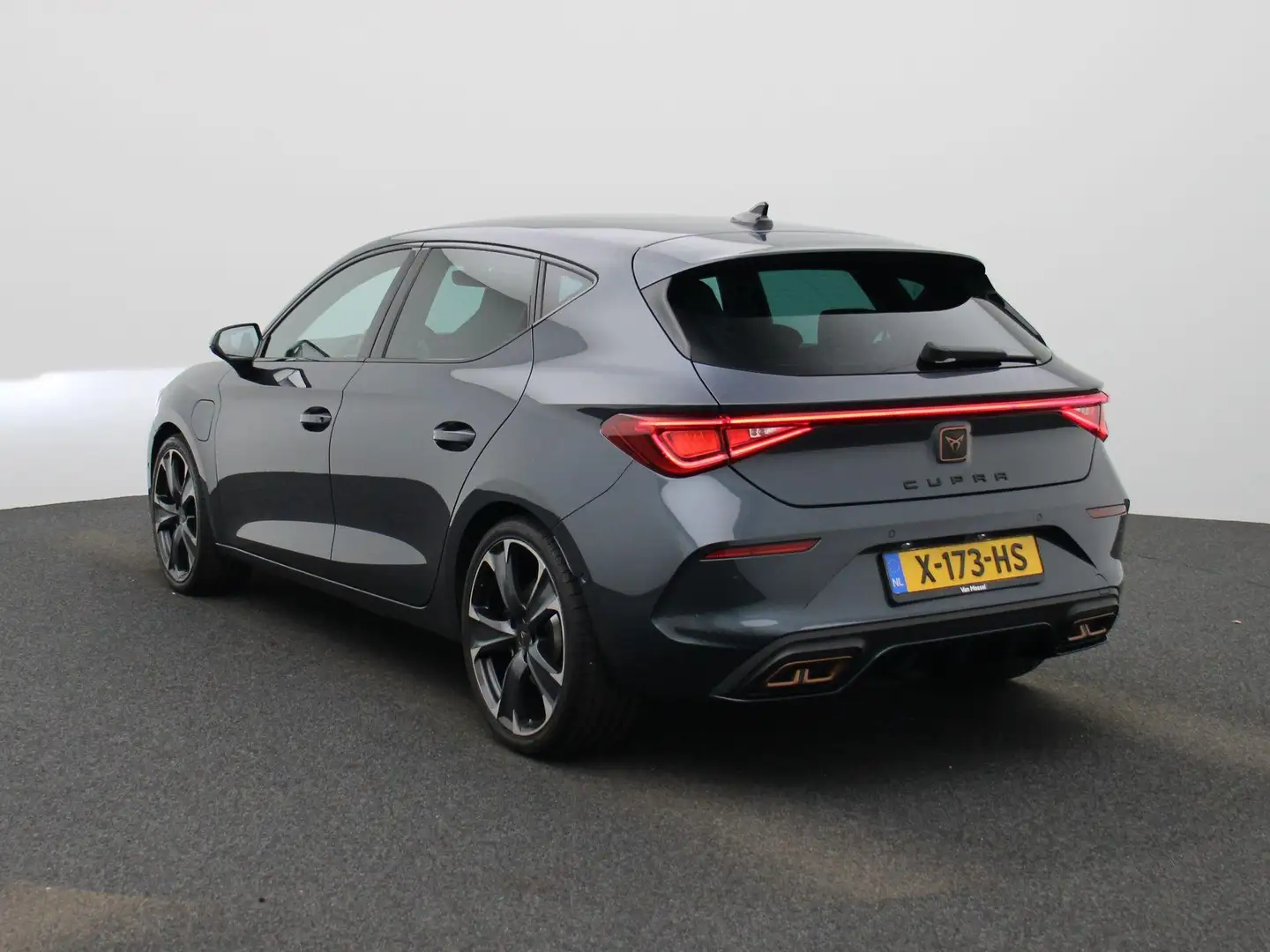 CUPRA Leon 1.4 e-Hybrid VZ Adrenaline 245 PK | Automaat | Nav Grijs - 2