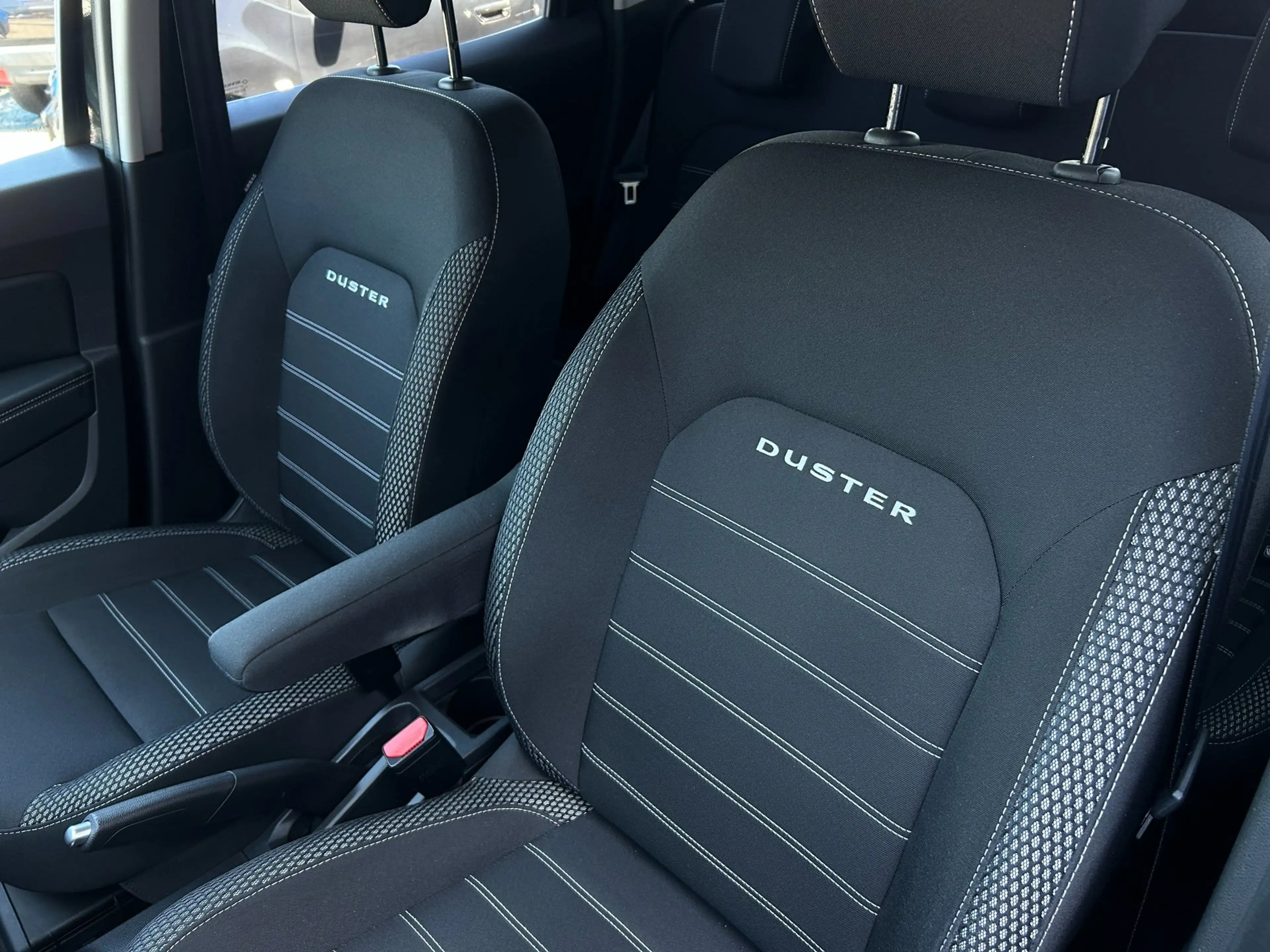 Dacia Duster 1.0 TCe Prestige Airco, Navi, Cruise, — photo 6