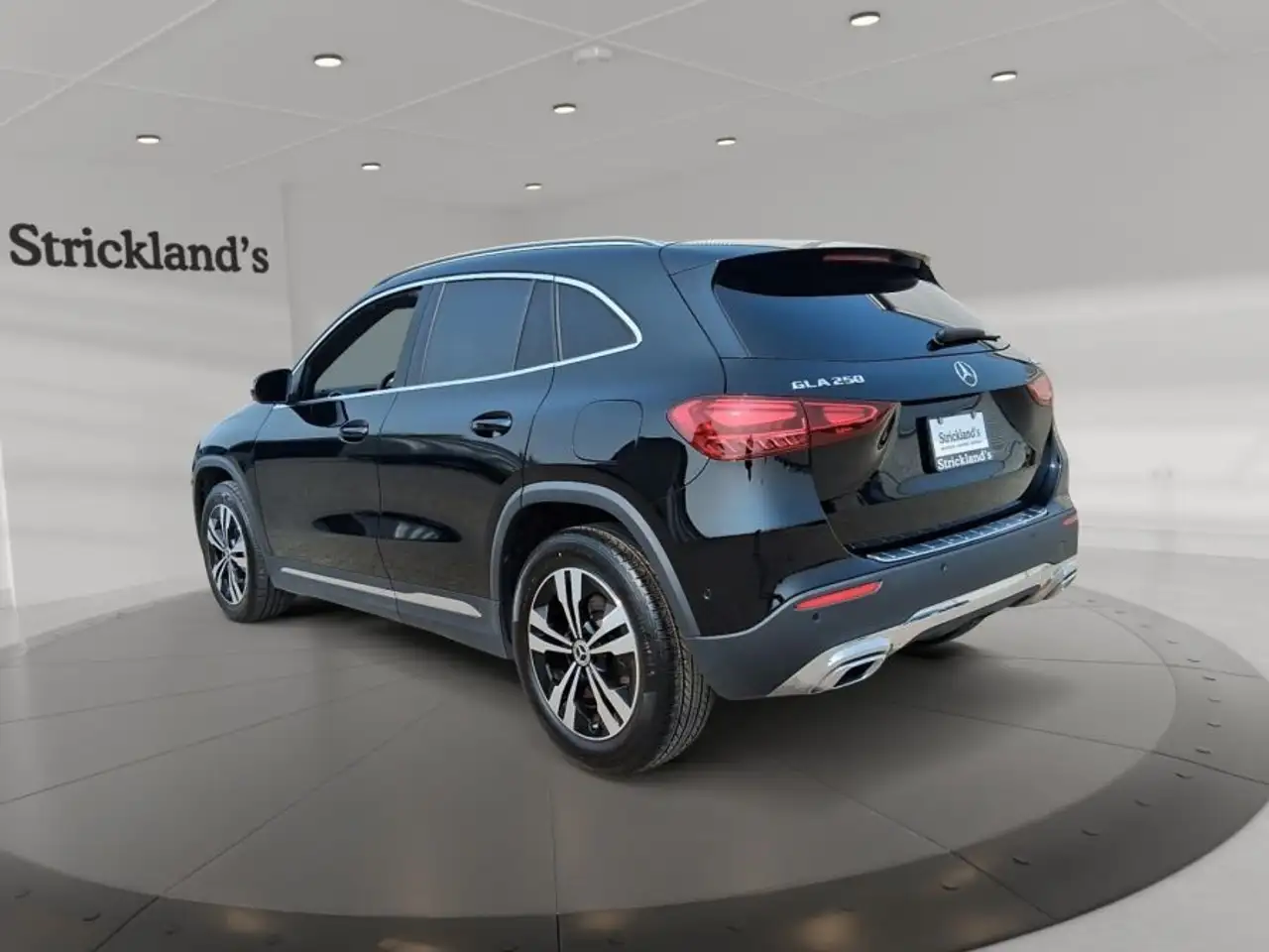 Mercedes-Benz GLA photo Mercedes-Benz GLA