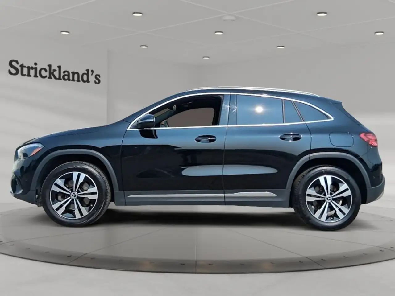 Mercedes-Benz GLA photo Mercedes-Benz GLA