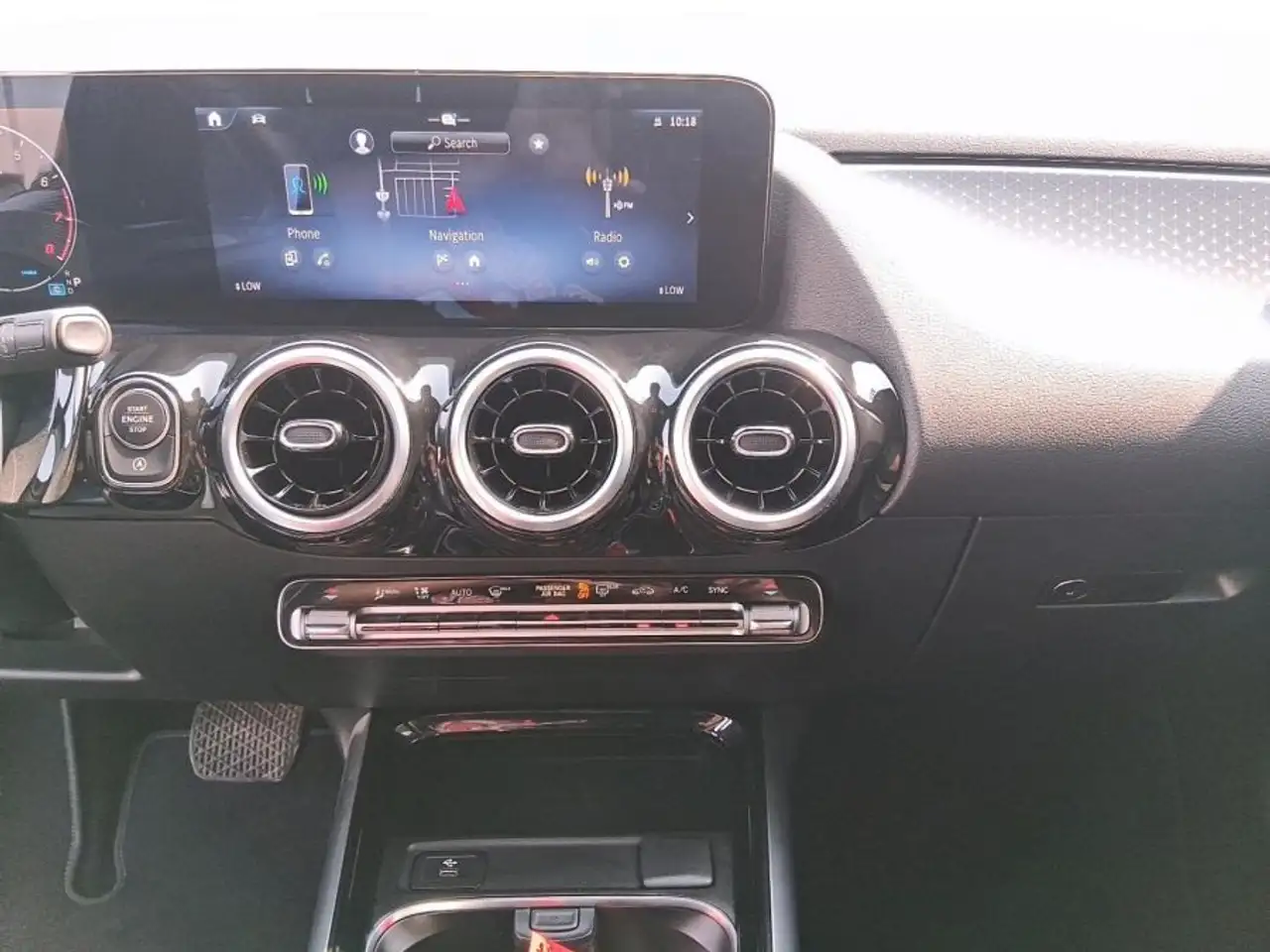 Mercedes-Benz GLA photo Mercedes-Benz GLA