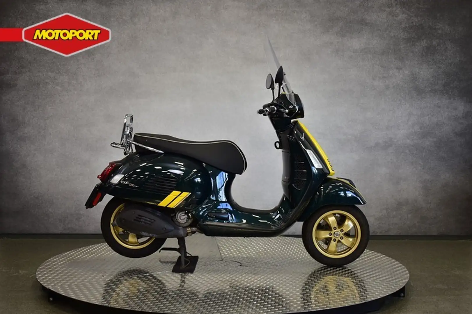 Vespa GTS 300 HPE RACING SIXTIES Groen - 1