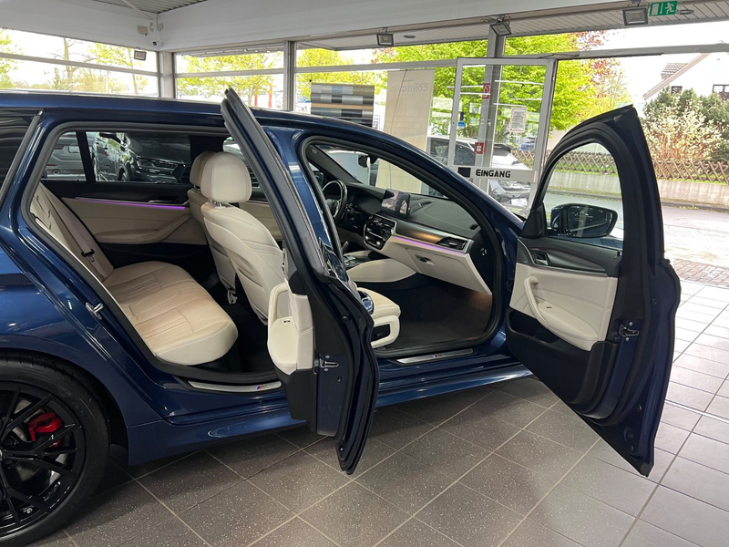 BMW 540 d xD Touring M Sport SH+19Z+Dakota in BEIGE — photo 13