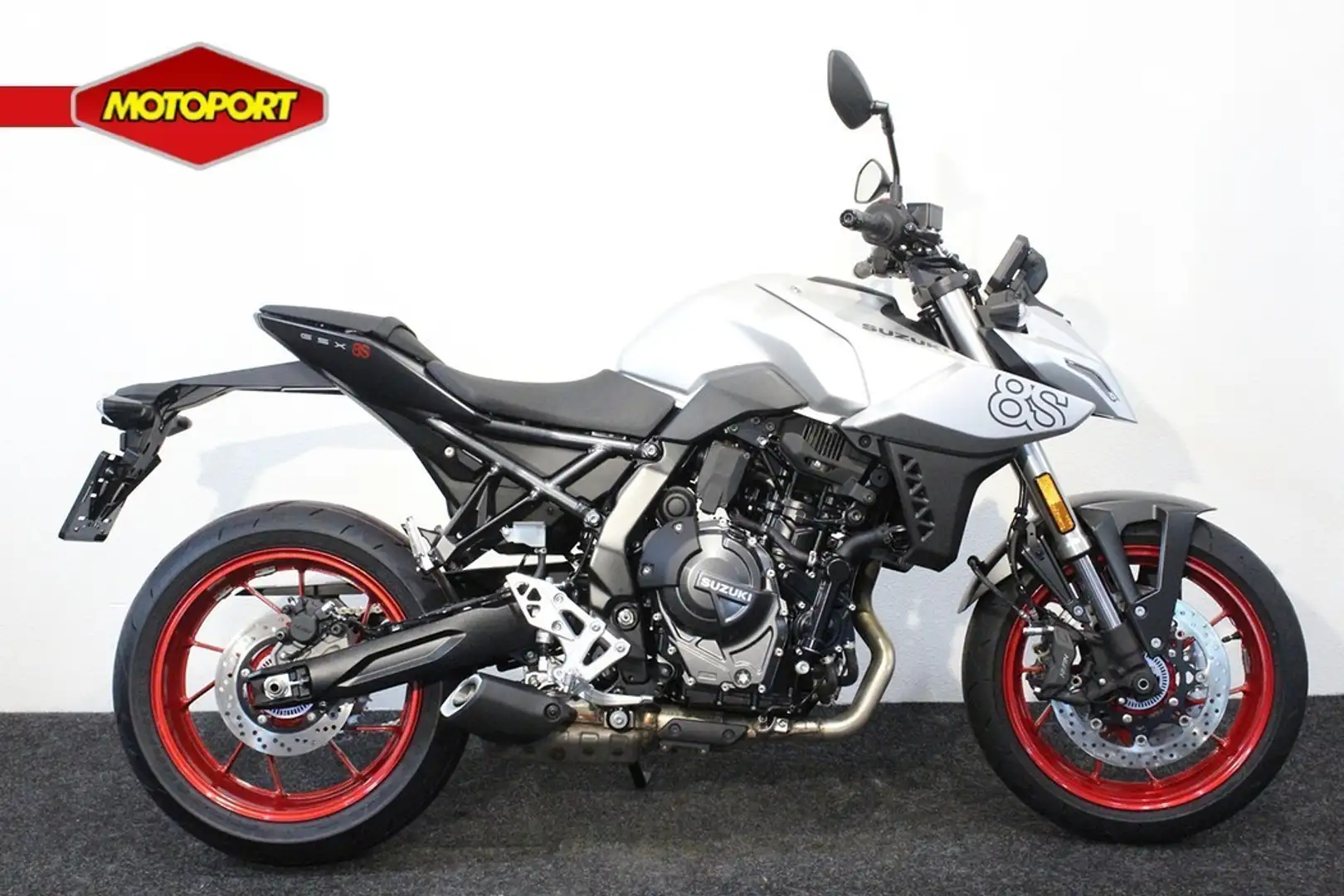 Suzuki GSX 8S Fekete - 1