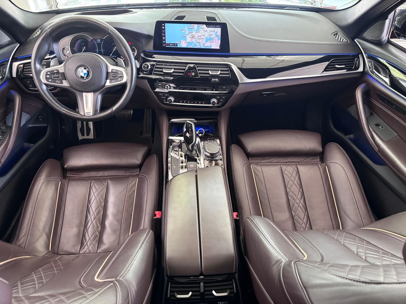 BMW 530 d M-Paket Digital ACC Kamera HuD Key-Go Ambiente — photo 8