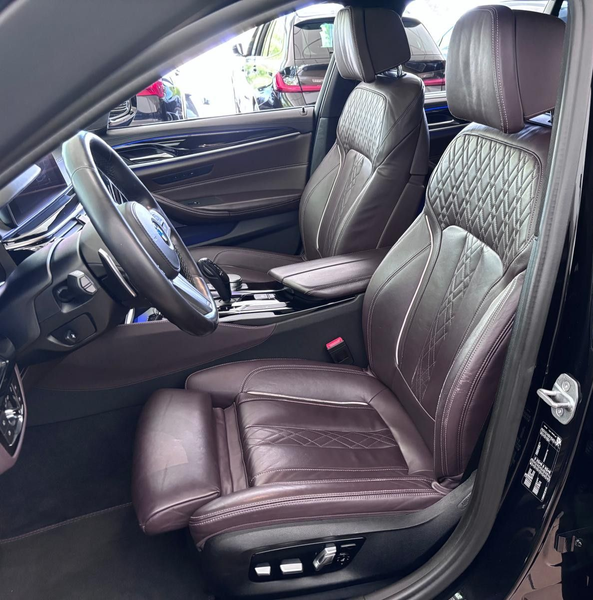 BMW 530 d M-Paket Digital ACC Kamera HuD Key-Go Ambiente — photo 9