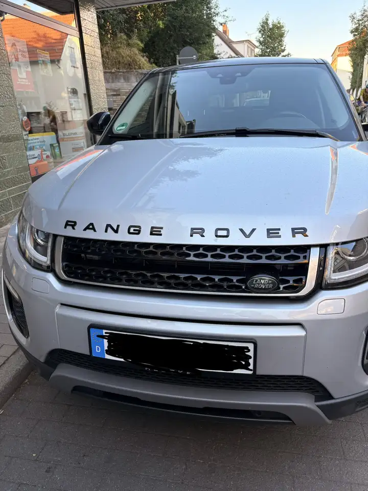 Land Rover Range Rover Evoque D150 SE — photo 1 of 6