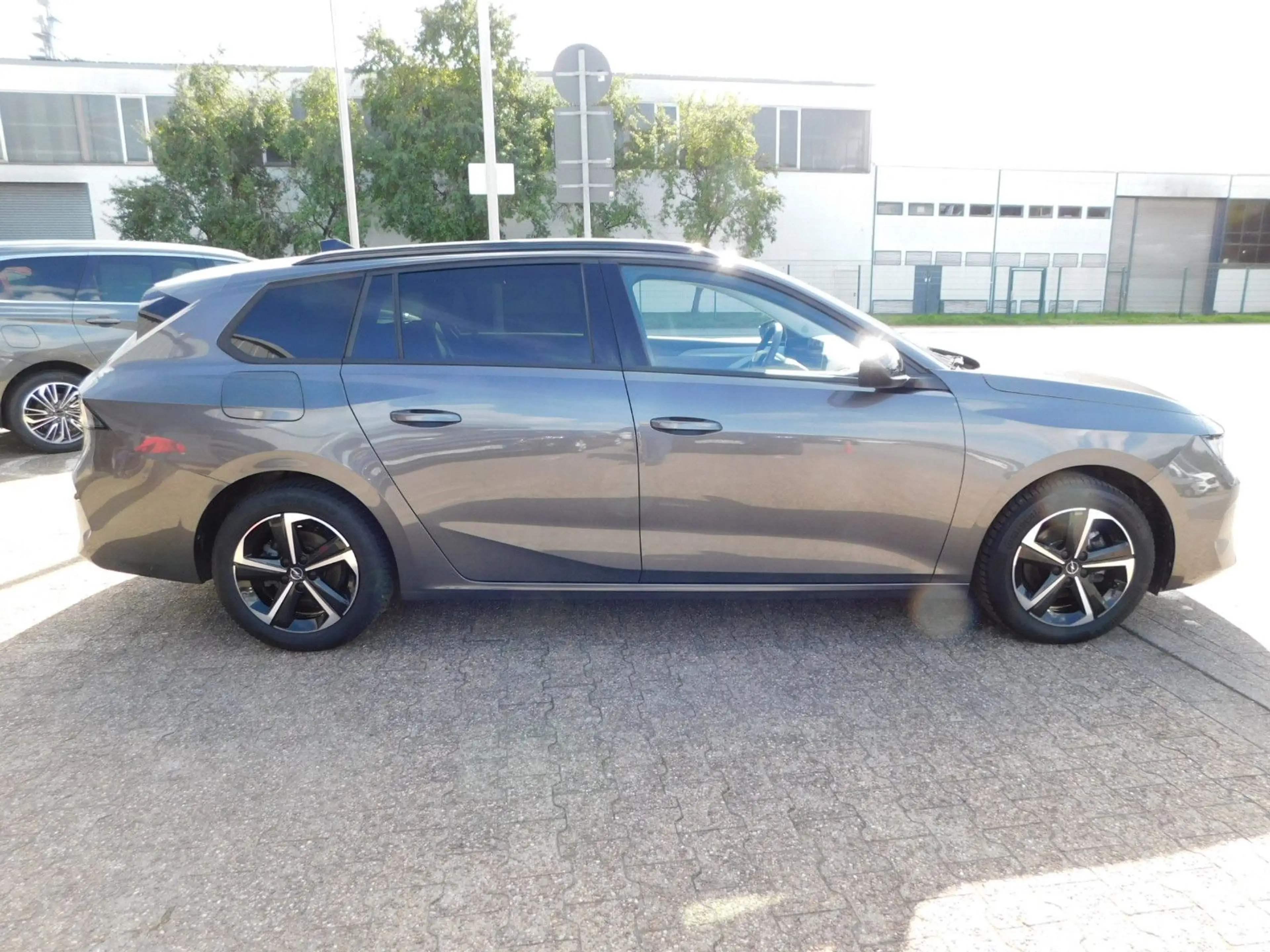 Opel Astra L Sports Tourer Edition — photo 4