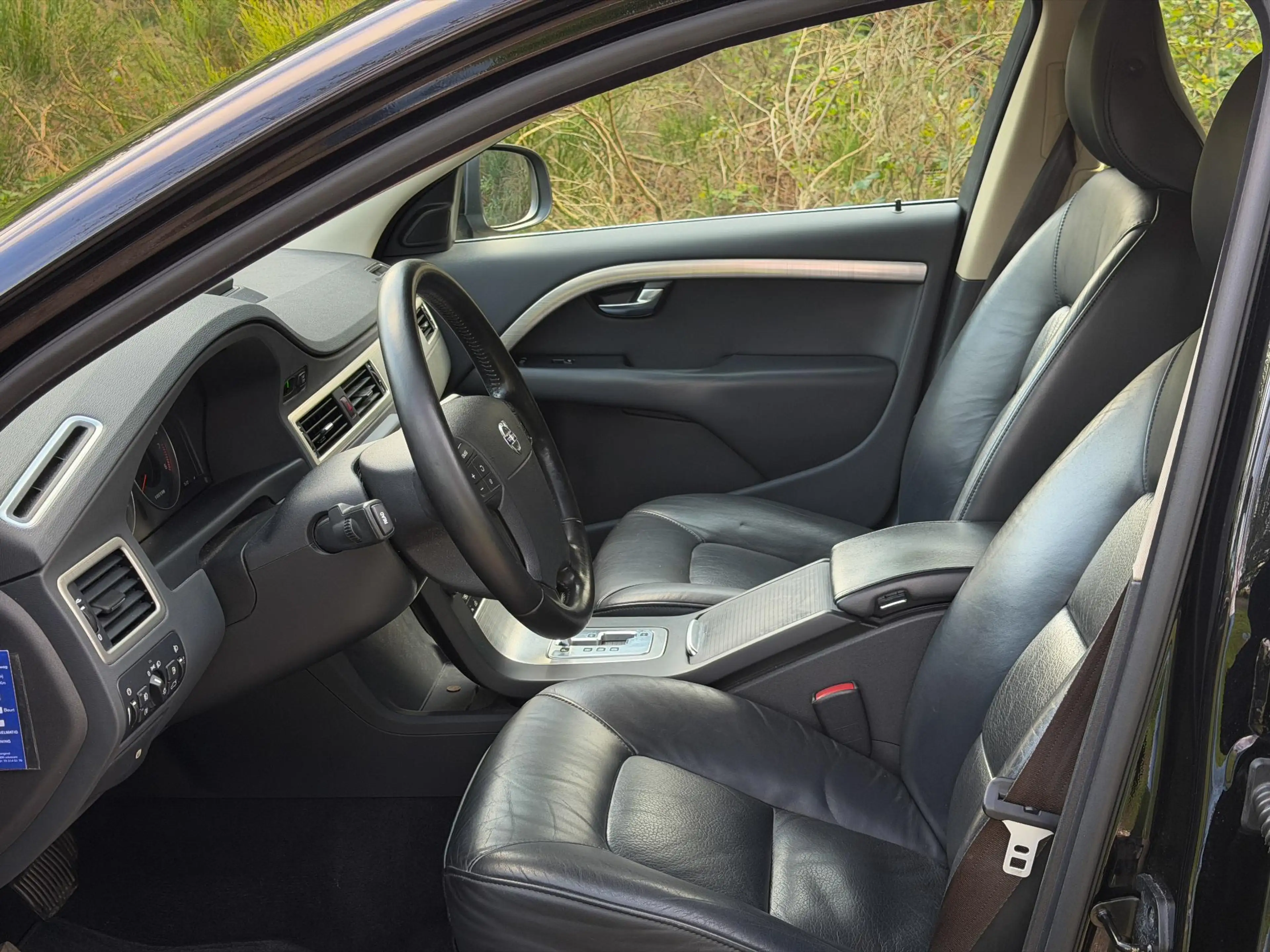 Volvo S80 2.5 T Momentum | Black Sapphire | Youngtimer — photo 12