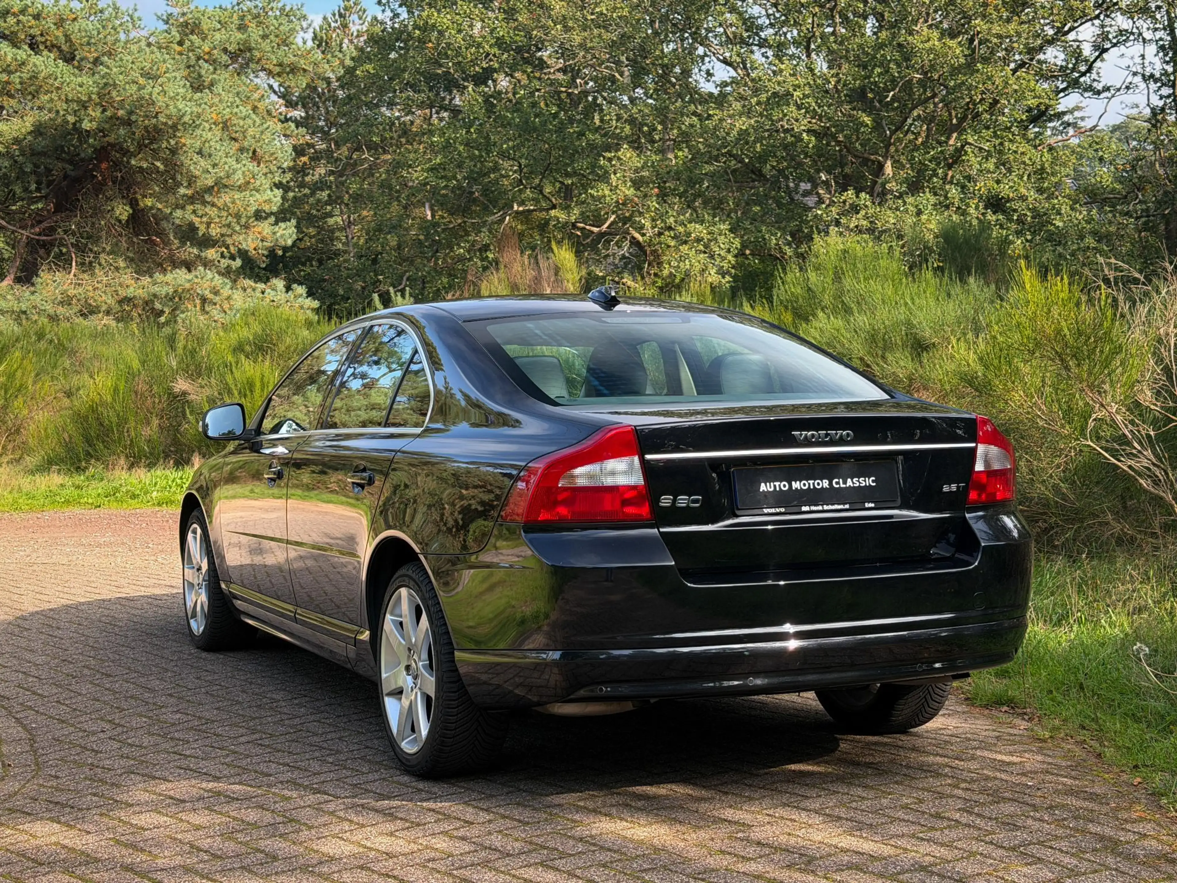 Volvo S80 2.5 T Momentum | Black Sapphire | Youngtimer — photo 3