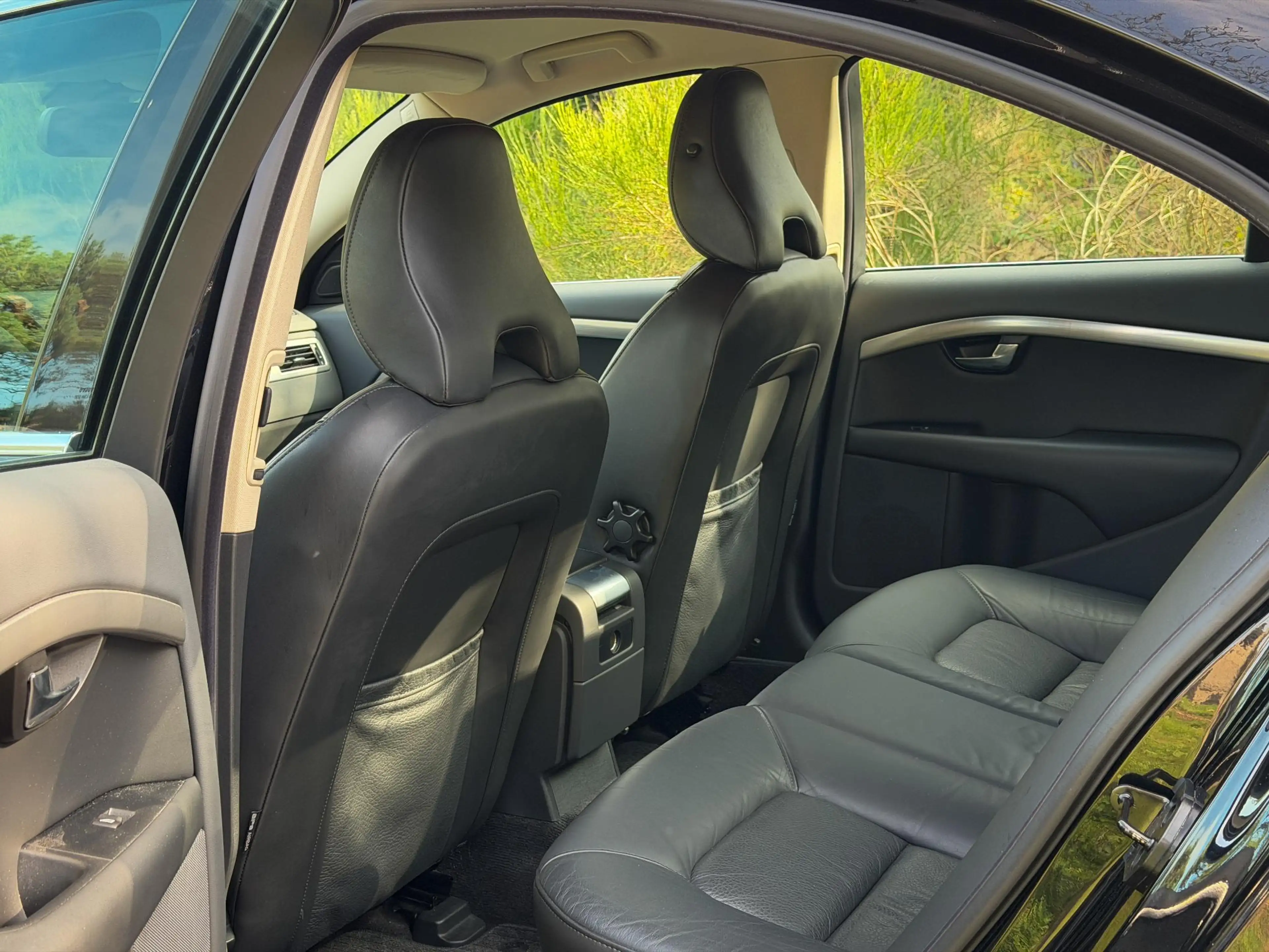 Volvo S80 2.5 T Momentum | Black Sapphire | Youngtimer — photo 13