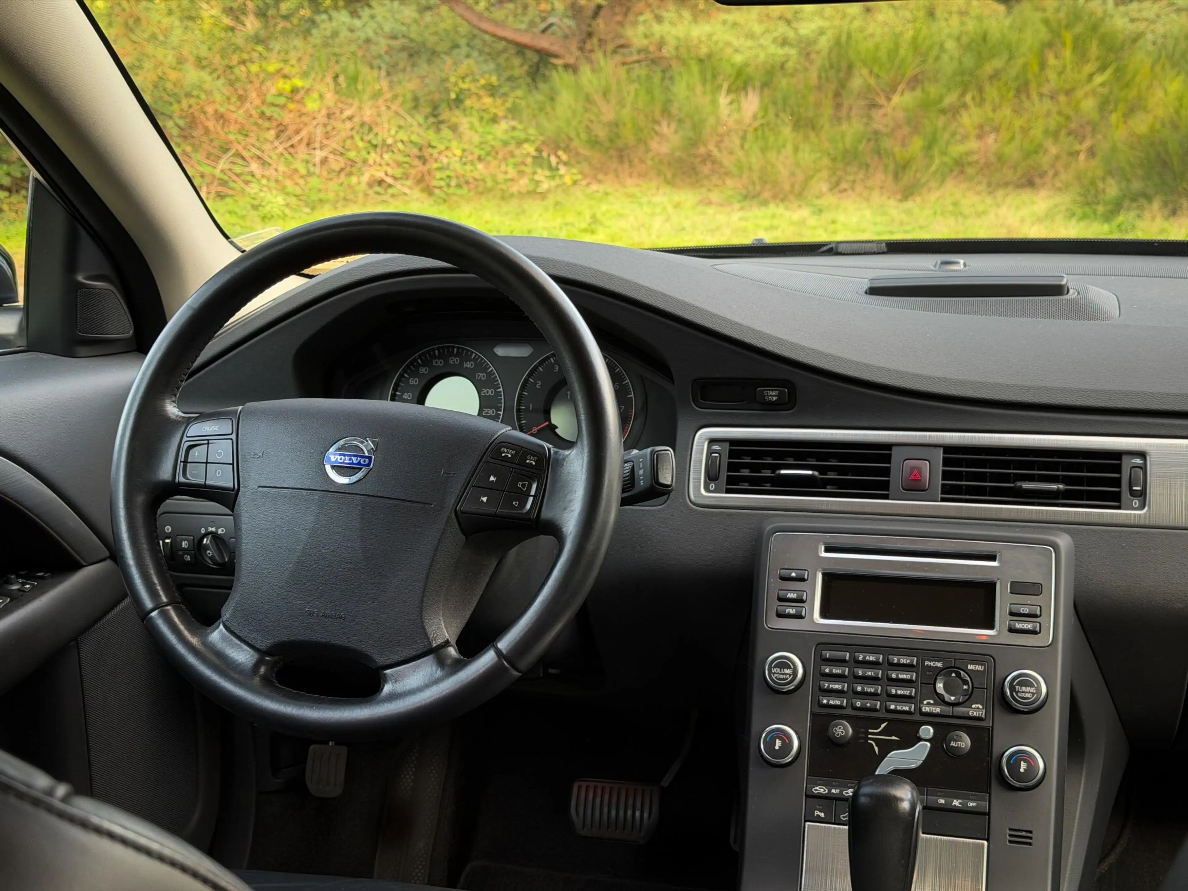 Volvo S80 2.5 T Momentum | Black Sapphire | Youngtimer — photo 11