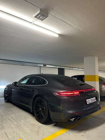 Imagine Porsche Panamera Turbo