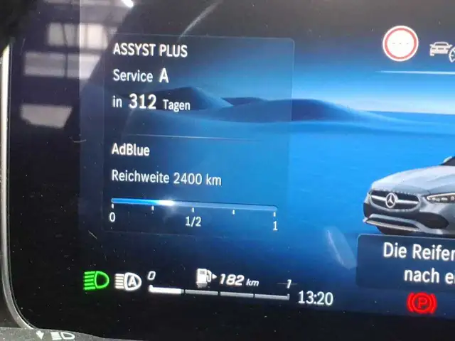 Mercedes-Benz C-Class view 14