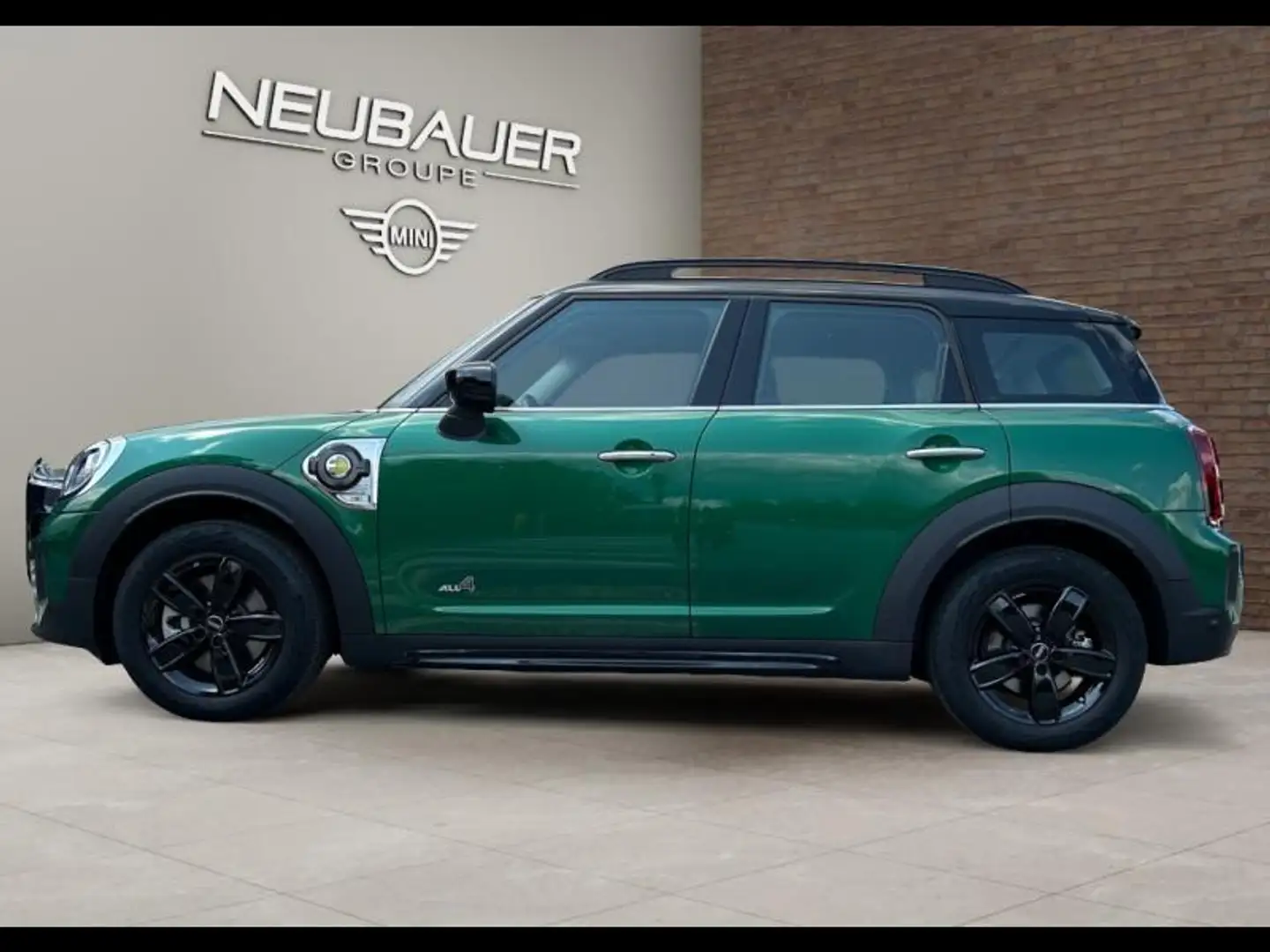 MINI Countryman C Cooper SE 125ch + 95ch  Essential ALL4 BVA6 Vert - 2