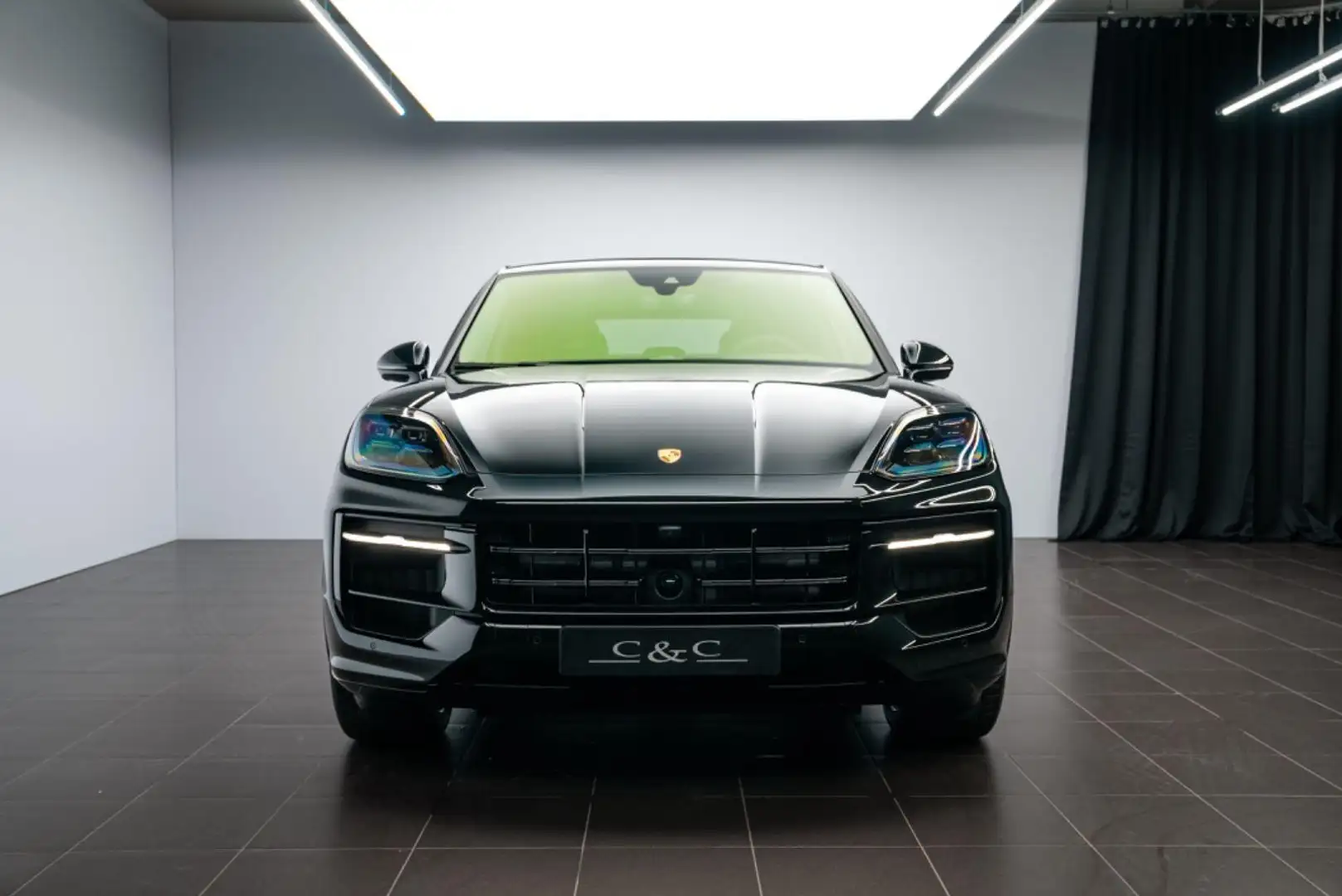 Porsche Cayenne Coupé GTS REAR AXLE/HUD/360/PASS DISPL Černá - 2