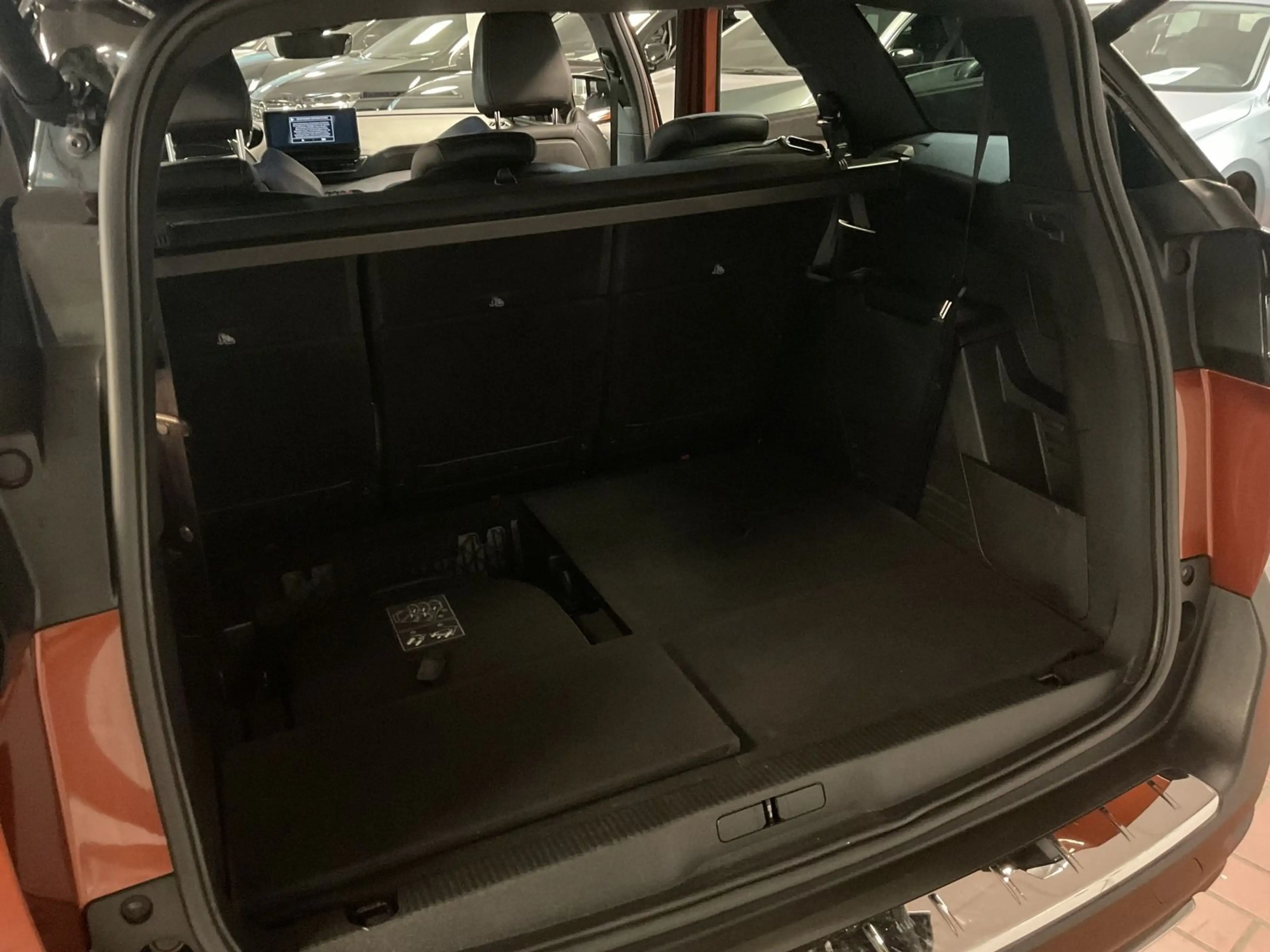 Peugeot 5008 GT PACK Navi,7.SITZER,Kamera — photo 11