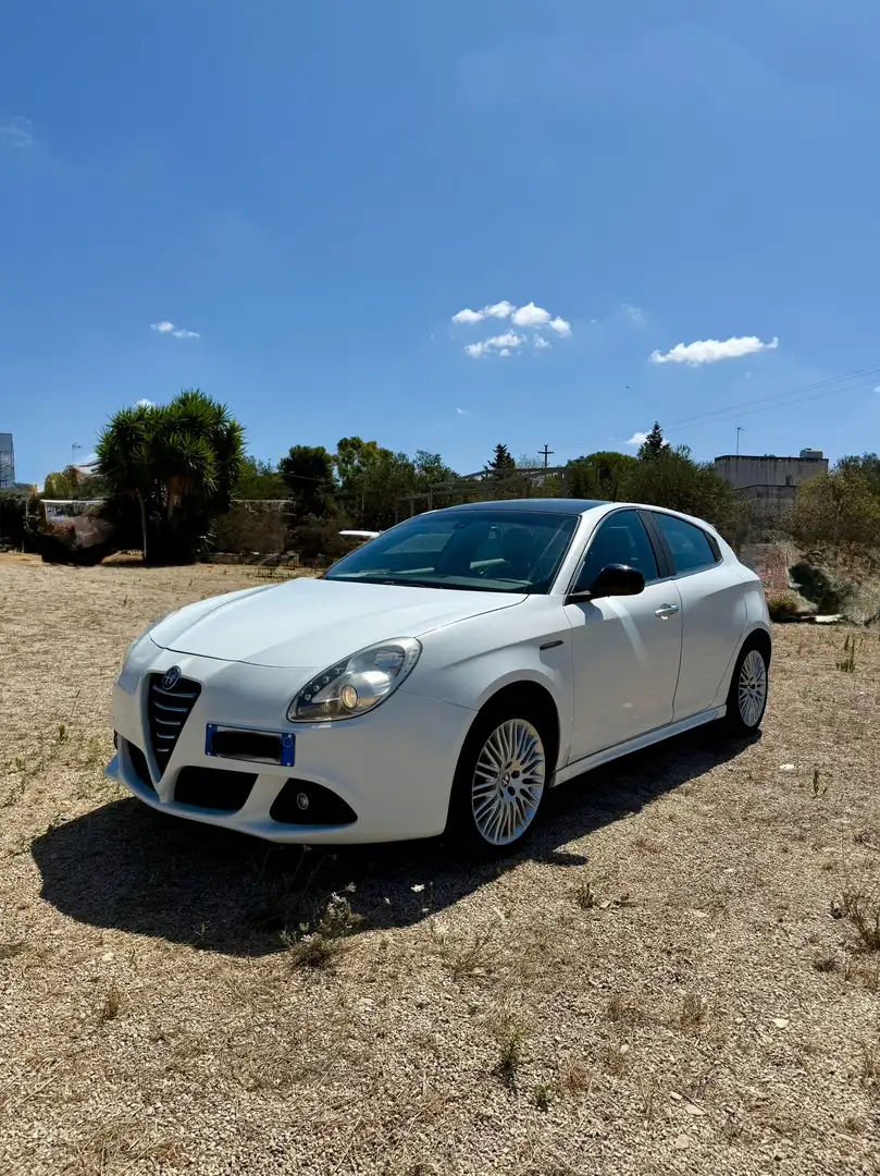 Alfa Romeo Giulietta 1.6 jtdm(2) Distinctive neopatentati - 1