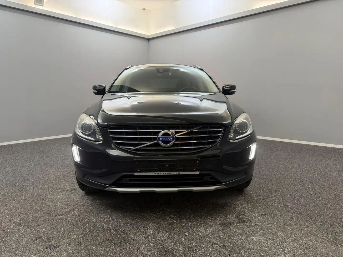 Volvo XC60 Summum 2WD*LEDER*BI-XENON*KAMERA Schwarz - 2