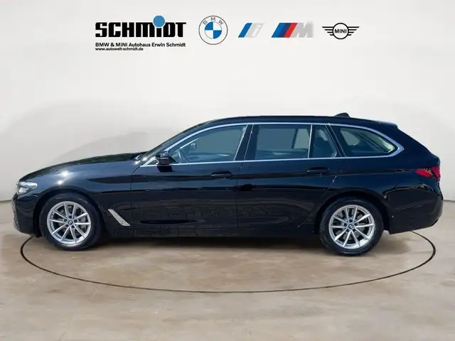 BMW 5 Series view 3