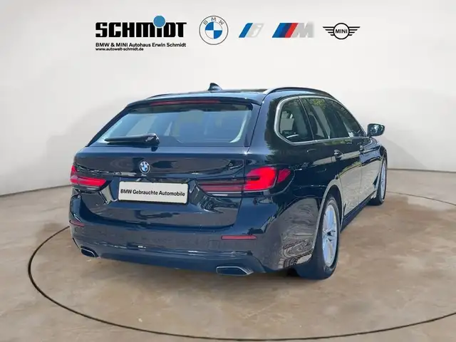 BMW 5 Series view 5