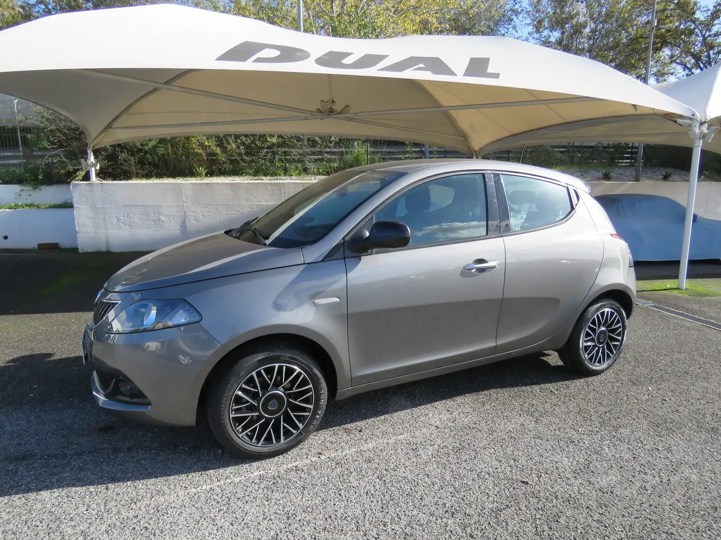 Lancia Ypsilon Ypsilon III 1.0  hybrid Platino Grigio - 1