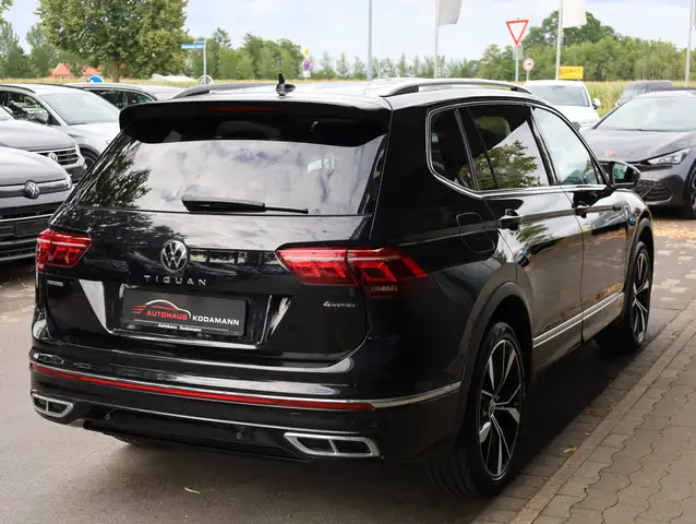 Volkswagen Tiguan Allspace view 11