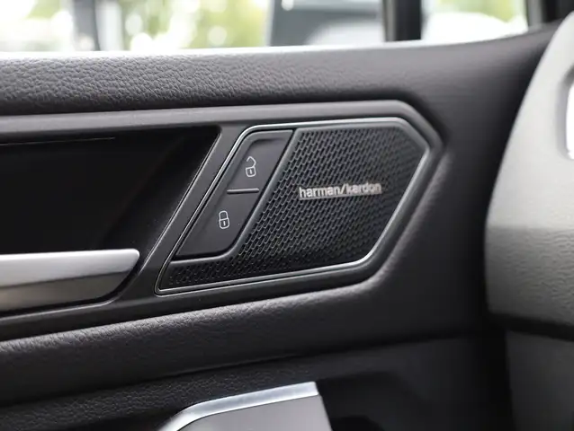 Volkswagen Tiguan Allspace view 24