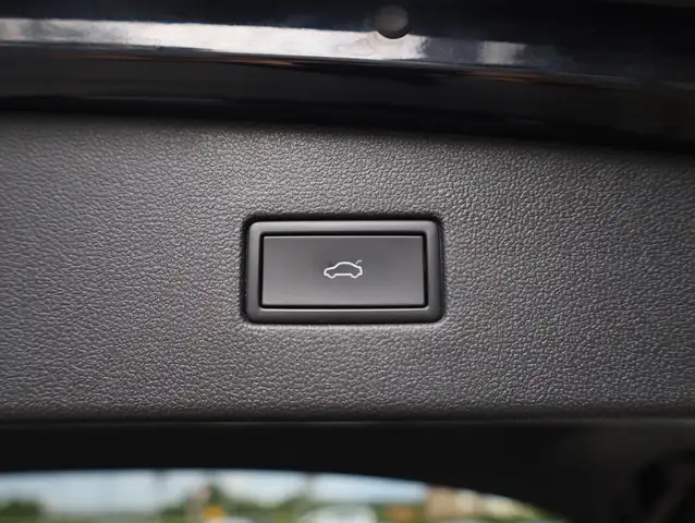 Volkswagen Tiguan Allspace view 15
