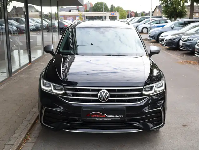 Volkswagen Tiguan Allspace view 3