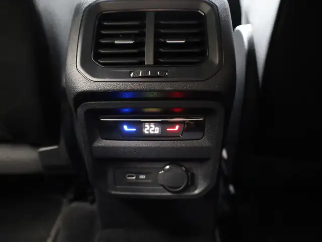 Volkswagen Tiguan Allspace view 19