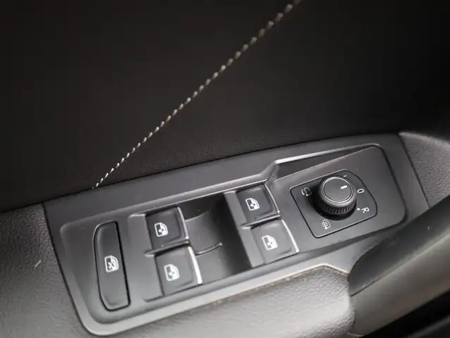 Volkswagen Tiguan Allspace view 23