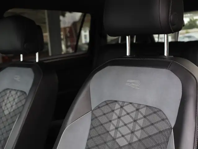 Volkswagen Tiguan Allspace view 17