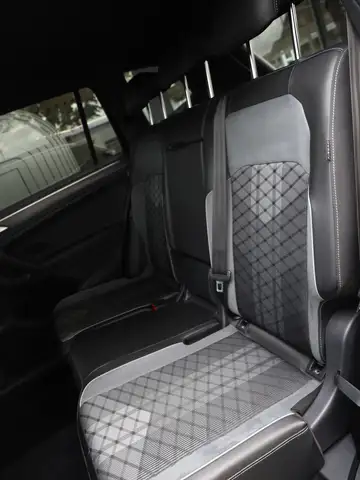 Volkswagen Tiguan Allspace view 18