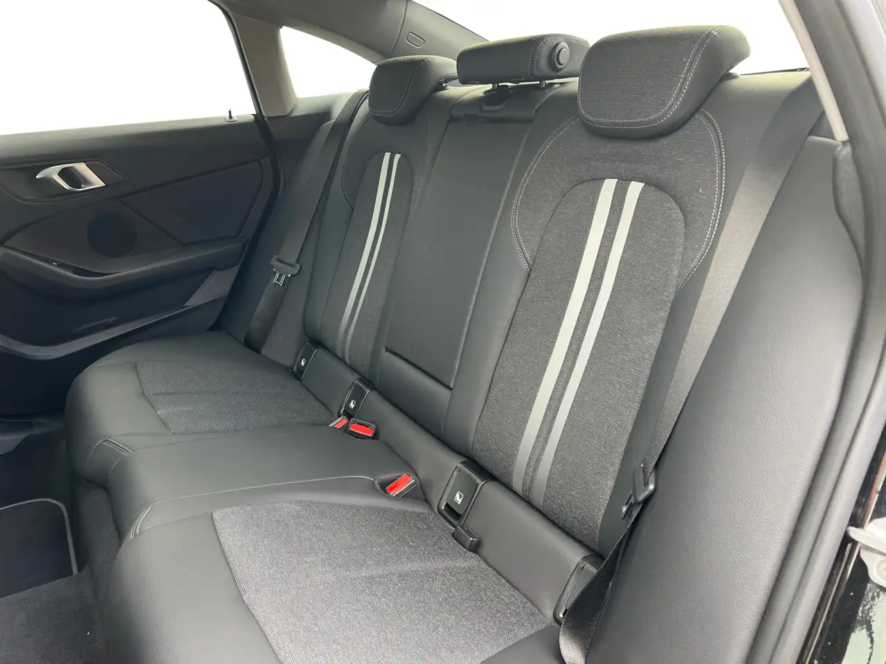 BMW 218 i Gran Coupe Sport Line HIFI/PANO/ADAPTLED/RFK, миниатюра 9