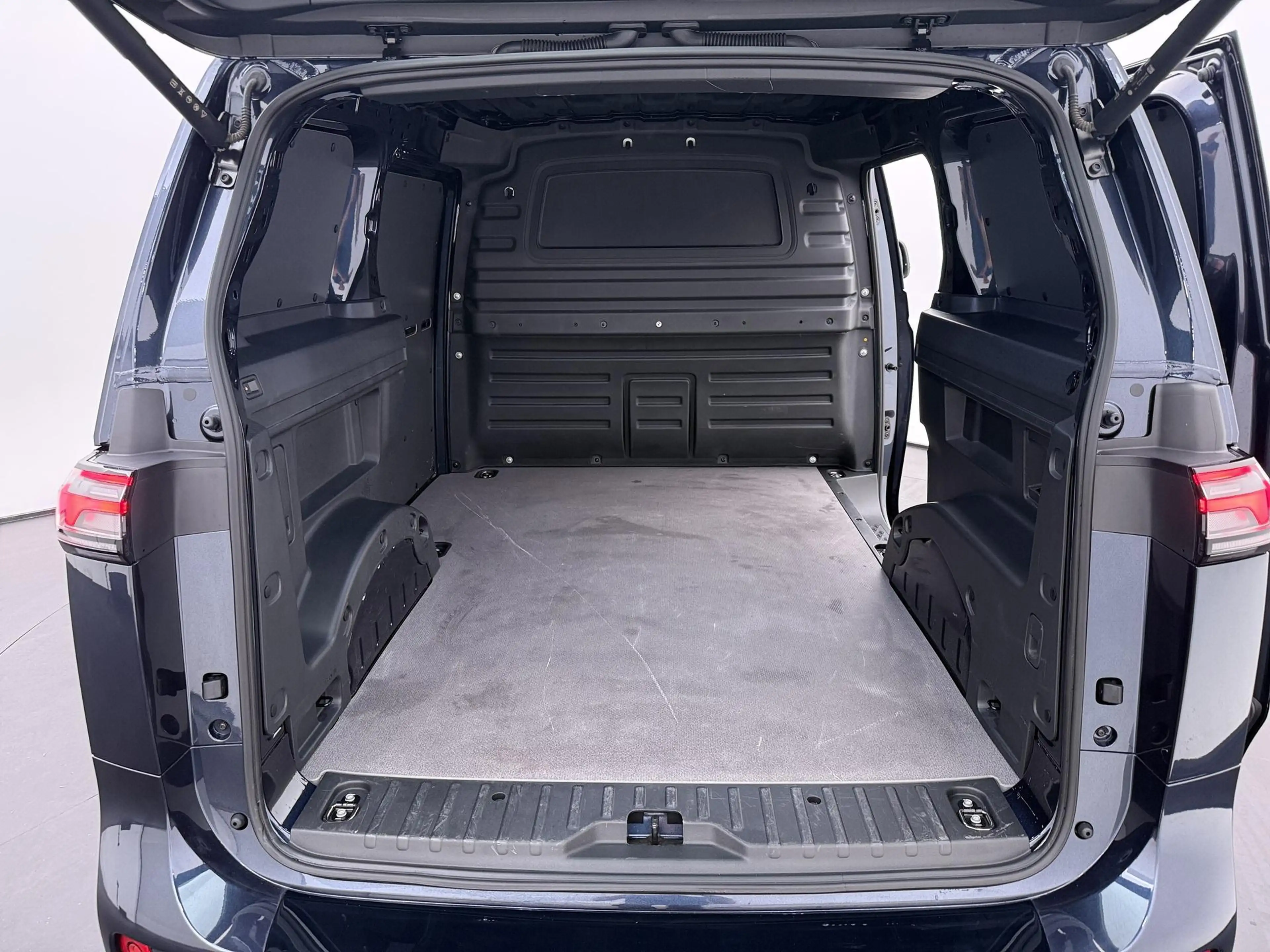 Volkswagen ID. Buzz Cargo Bulli edition 79 kWh Discover Pro | Led Matrix |As — photo 11