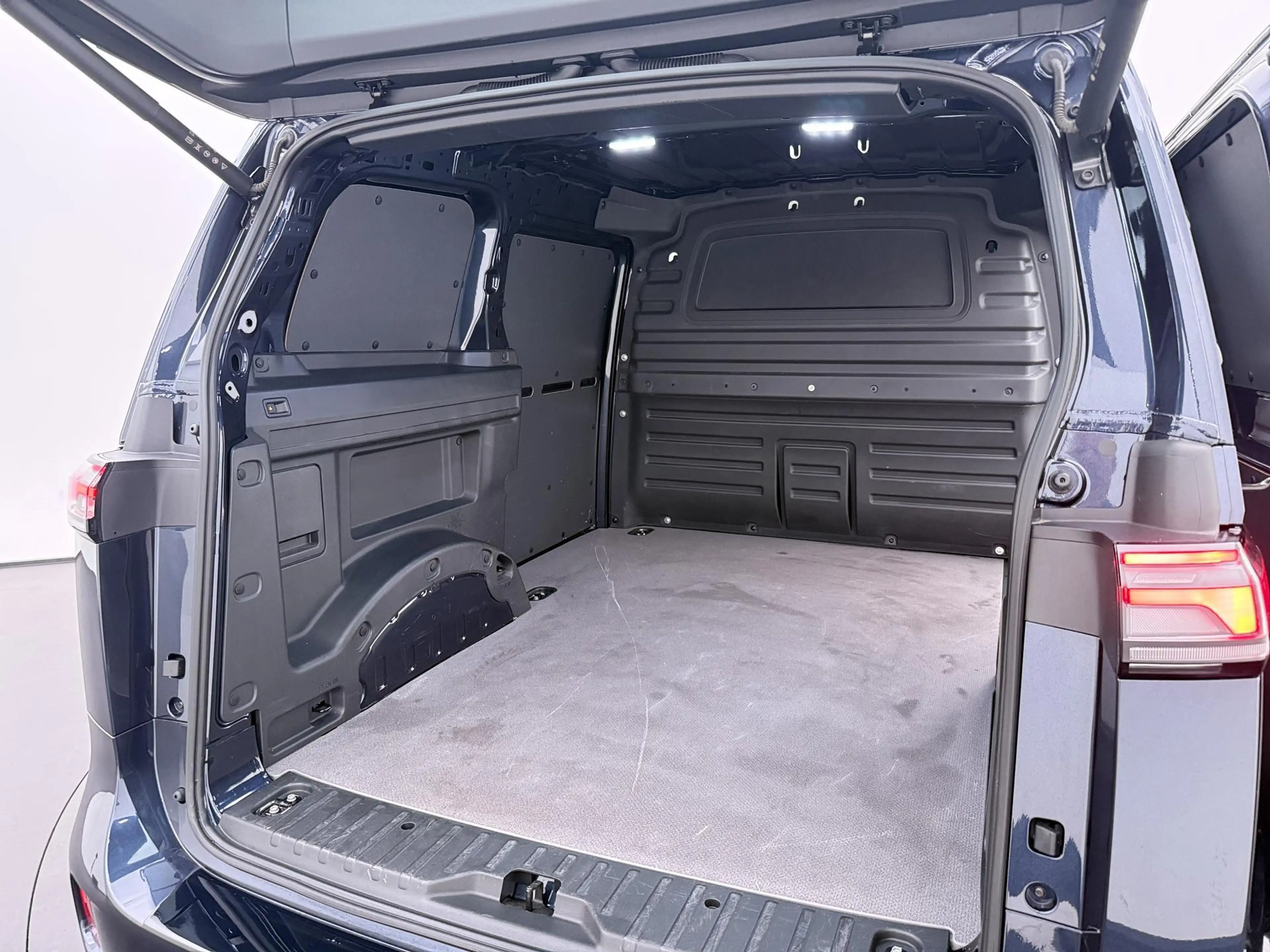 Volkswagen ID. Buzz Cargo Bulli edition 79 kWh Discover Pro | Led Matrix |As — photo 13