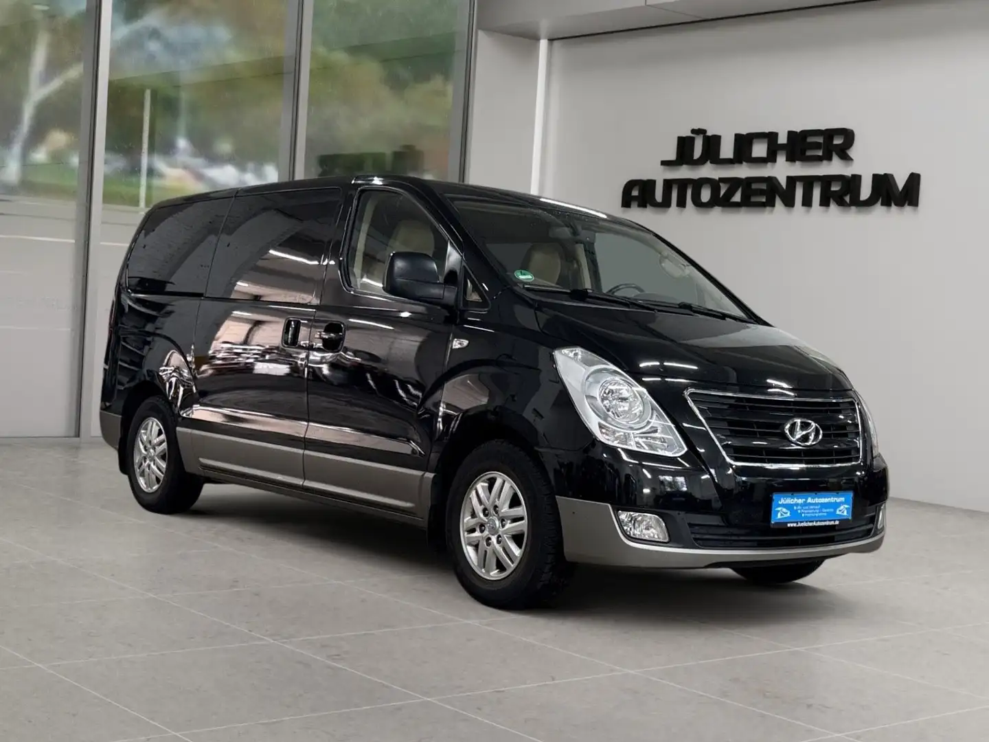 Hyundai H-1 Grand Travel 2,5 D Luxus Automatik, 8-Sitzer Noir - 1