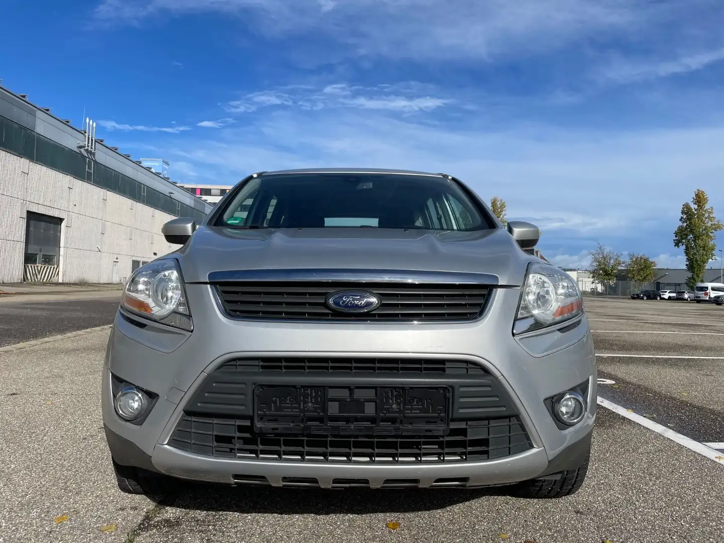Ford Kuga 2,0 TDCi 4x4 Trend Grau - 2